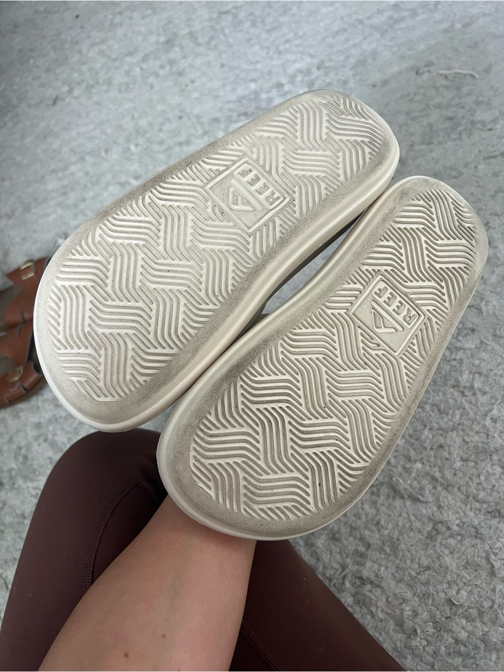 Reef platform Slide Sandals in Cream size 5 - Picture 3 of 6